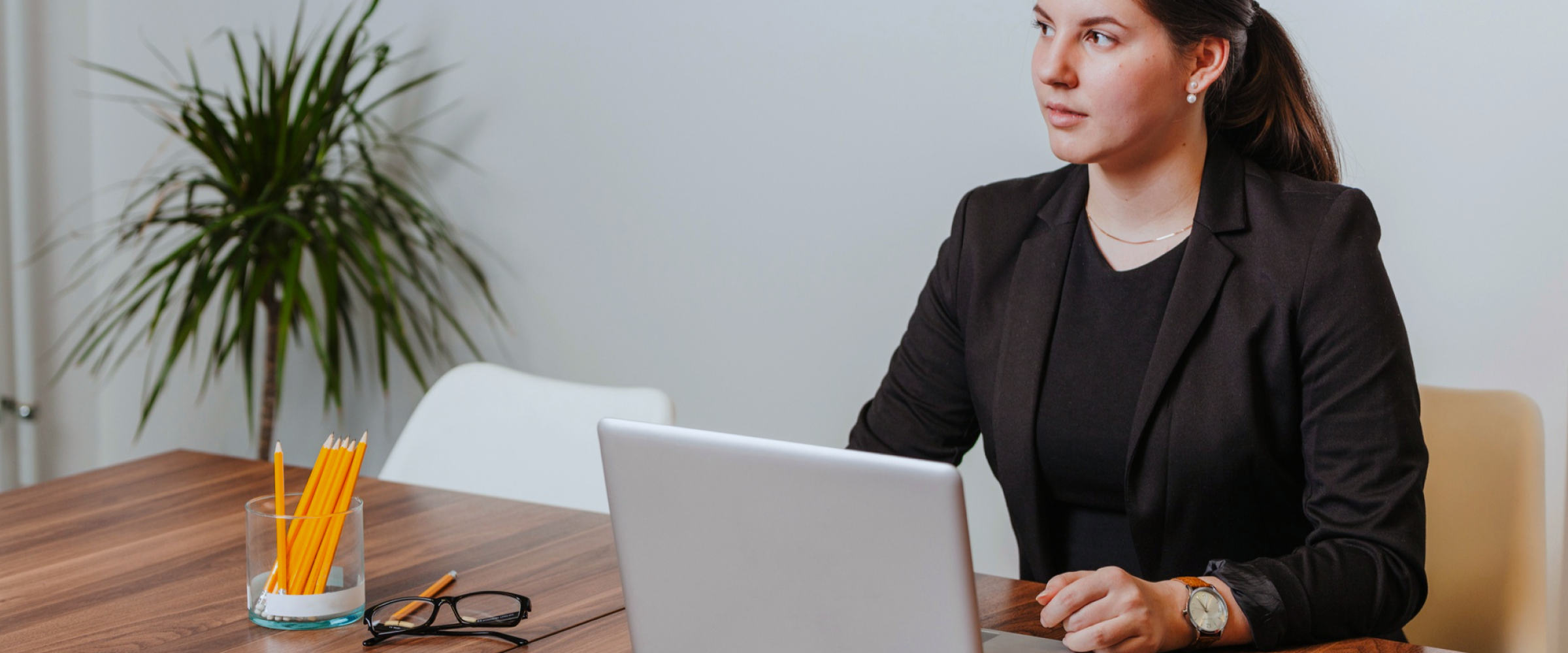 Professional using AI and metasearch technology to improve hospitality marketing and hotel bookings